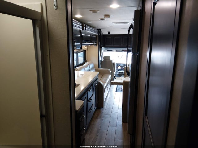 Продажа на аукционе авто 2016 Forest River M2, vin: 1FVACXCY2GHHG1648, номер лота: 46128954