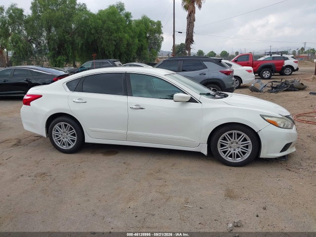 Nissan Altima 2.5 S 2017 1N4AL3APXHC263508 Image 13