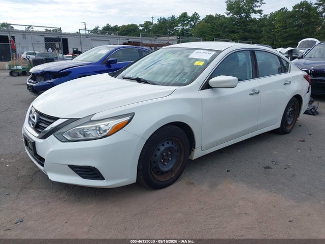 2017 Nissan Altima 2.5 S მანქანა იყიდება აუქციონზე, vin: 1N4AL3AP3HN358562, აუქციონის ნომერი: 46129039