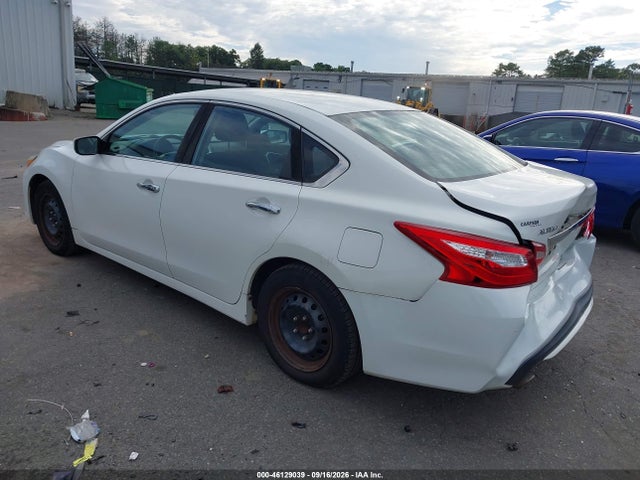 2017 Nissan Altima 2.5 S მანქანა იყიდება აუქციონზე, vin: 1N4AL3AP3HN358562, აუქციონის ნომერი: 46129039