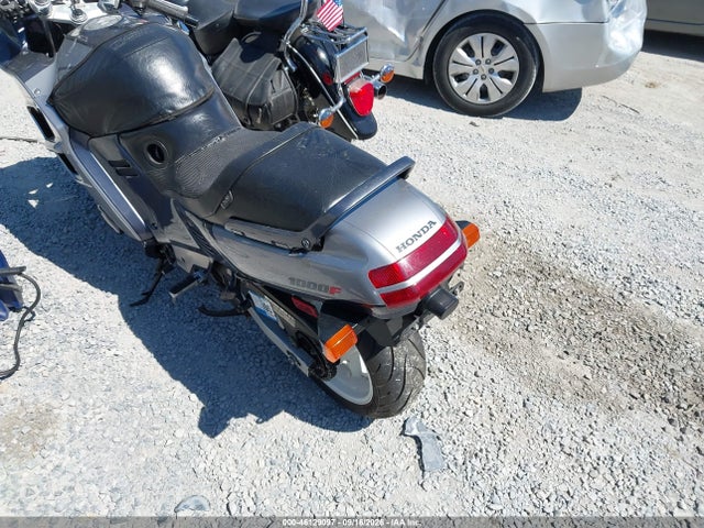 Продажа на аукционе авто 1990 Honda Cbr1000 F, vin: JH2SC2402LM000432, номер лота: 46129097