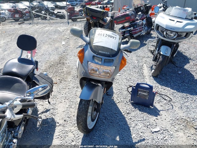 Продажа на аукционе авто 1990 Honda Cbr1000 F, vin: JH2SC2402LM000432, номер лота: 46129097