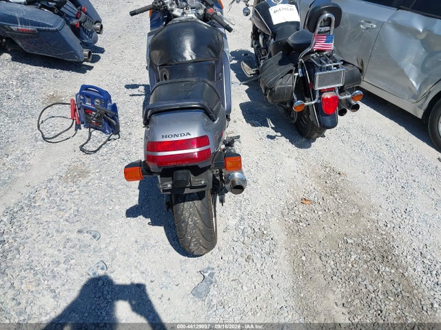 Продажа на аукционе авто 1990 Honda Cbr1000 F, vin: JH2SC2402LM000432, номер лота: 46129097