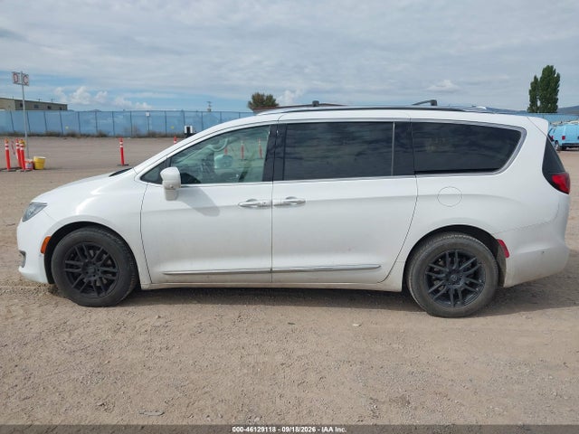 46129118 :رقم المزاد ، 2C4RC1EG7HR506176 vin ، 2017 Chrysler Pacifica Touring-l Plus مزاد بيع