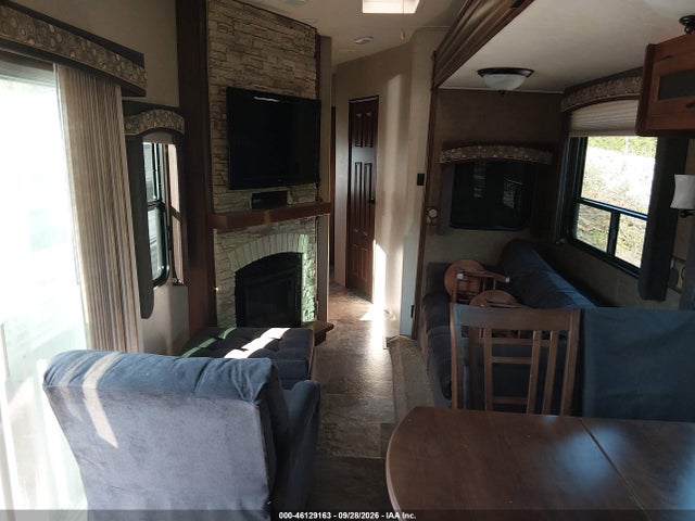 2015 Jayco Jay Flight მანქანა იყიდება აუქციონზე, vin: 1UJBJ0BV8F11D0069, აუქციონის ნომერი: 46129163