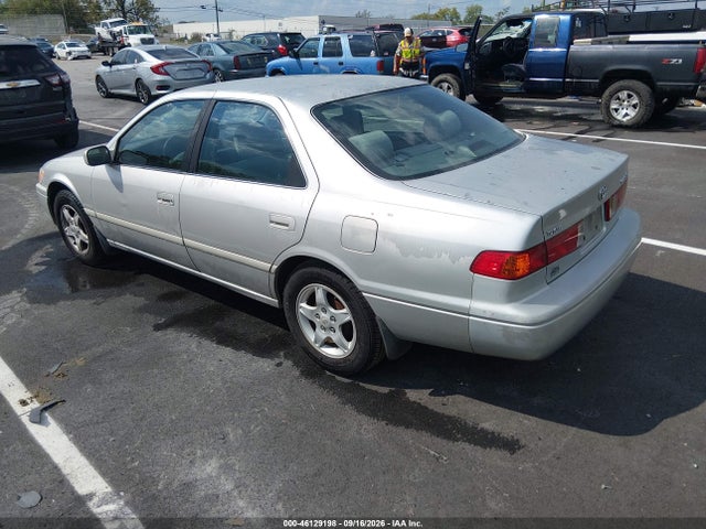 2001 Toyota Camry Le მანქანა იყიდება აუქციონზე, vin: 4T1BG22K01U860680, აუქციონის ნომერი: 46129198