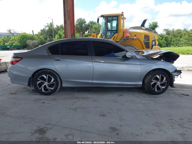 Продаж на аукціоні авто 2017 Honda Accord Lx, vin: 1HGCR2F37HA138027, номер лоту: 46129303