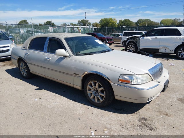 Продаж на аукціоні авто 2005 Lincoln Town Car Signature, vin: 1LNHM81WX5Y634512, номер лоту: 46129314