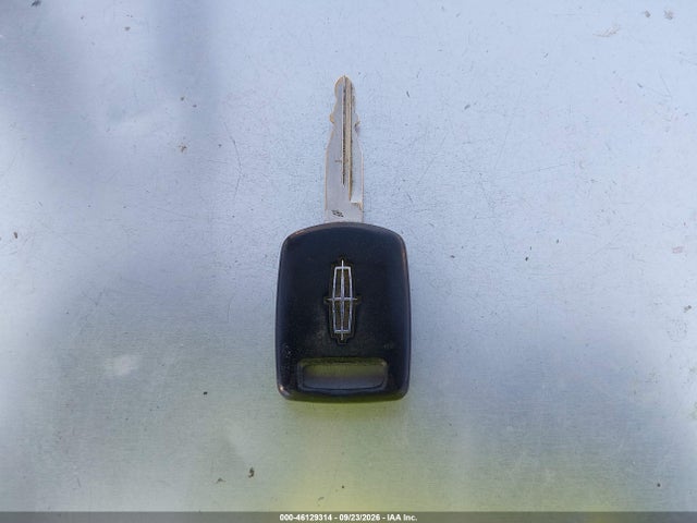 Продаж на аукціоні авто 2005 Lincoln Town Car Signature, vin: 1LNHM81WX5Y634512, номер лоту: 46129314