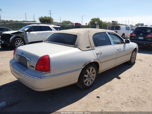 Продаж на аукціоні авто 2005 Lincoln Town Car Signature, vin: 1LNHM81WX5Y634512, номер лоту: 46129314