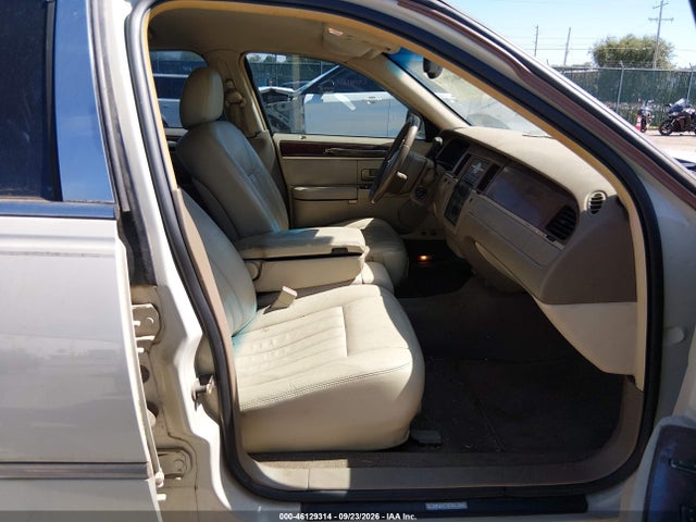 Продаж на аукціоні авто 2005 Lincoln Town Car Signature, vin: 1LNHM81WX5Y634512, номер лоту: 46129314