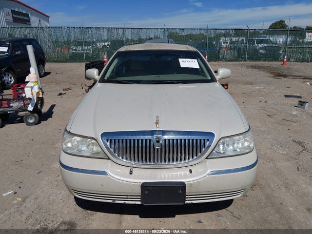 Продаж на аукціоні авто 2005 Lincoln Town Car Signature, vin: 1LNHM81WX5Y634512, номер лоту: 46129314