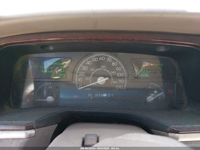 Продаж на аукціоні авто 2005 Lincoln Town Car Signature, vin: 1LNHM81WX5Y634512, номер лоту: 46129314