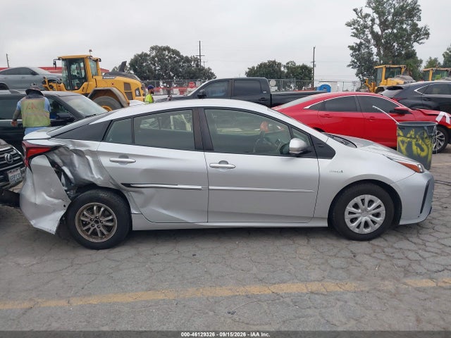 Toyota Prius Le 2020 JTDKARFU6L3121722 Image 13