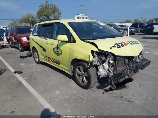 2019 Toyota Sienna Le 8 Passenger მანქანა იყიდება აუქციონზე, vin: 5TDKZ3DC6KS966745, აუქციონის ნომერი: 46129338