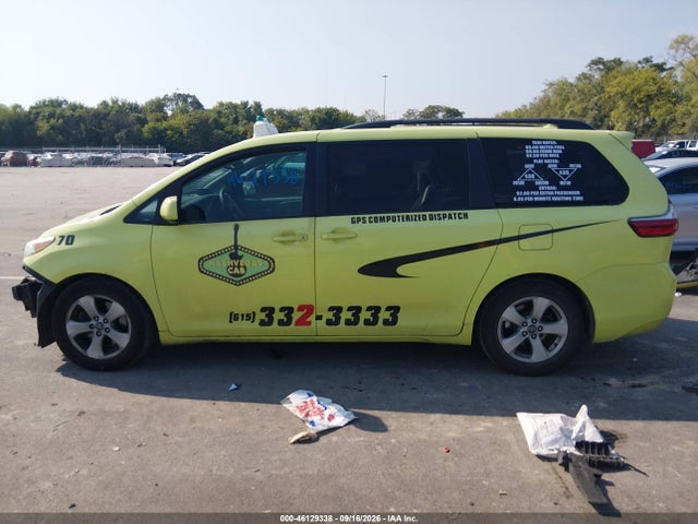 2019 Toyota Sienna Le 8 Passenger მანქანა იყიდება აუქციონზე, vin: 5TDKZ3DC6KS966745, აუქციონის ნომერი: 46129338