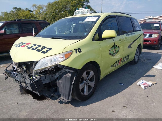 2019 Toyota Sienna Le 8 Passenger მანქანა იყიდება აუქციონზე, vin: 5TDKZ3DC6KS966745, აუქციონის ნომერი: 46129338