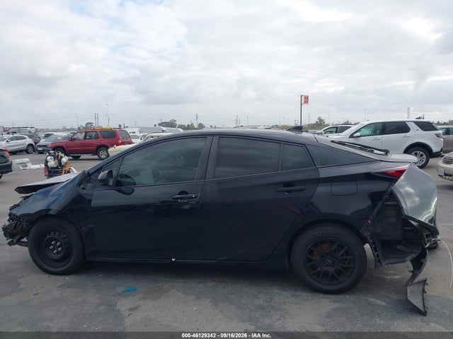 JTDKBRFU8H3544676 Toyota Prius Two