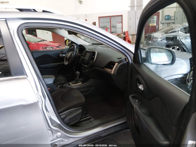 Продаж на аукціоні авто 2016 Jeep Cherokee Latitude, vin: 1C4PJMCB5GW218314, номер лоту: 46129355