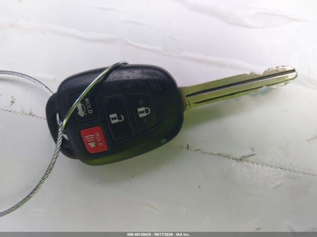 5YFBURHE5FP239706 Toyota COROLLA LE