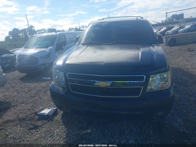 46129496 :رقم المزاد ، 1GNSKJE70DR134806 vin ، 2013 Chevrolet Suburban 1500 Lt مزاد بيع