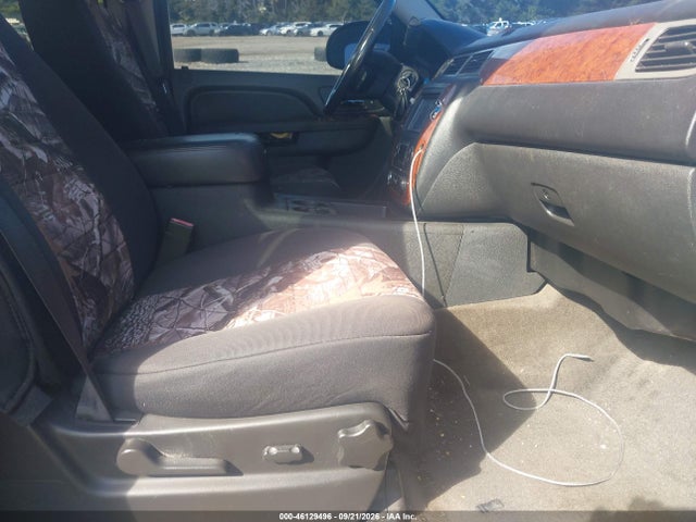 46129496 :رقم المزاد ، 1GNSKJE70DR134806 vin ، 2013 Chevrolet Suburban 1500 Lt مزاد بيع