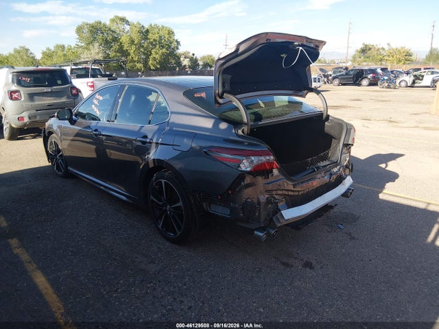 46129508 :رقم المزاد ، 4T1BZ1HK6JU500115 vin ، 2018 Toyota Camry Xse V6 مزاد بيع