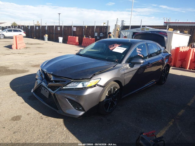46129508 :رقم المزاد ، 4T1BZ1HK6JU500115 vin ، 2018 Toyota Camry Xse V6 مزاد بيع