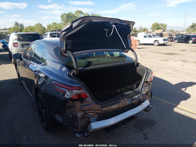 46129508 :رقم المزاد ، 4T1BZ1HK6JU500115 vin ، 2018 Toyota Camry Xse V6 مزاد بيع