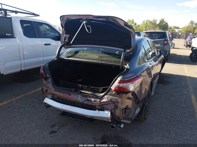 46129508 :رقم المزاد ، 4T1BZ1HK6JU500115 vin ، 2018 Toyota Camry Xse V6 مزاد بيع