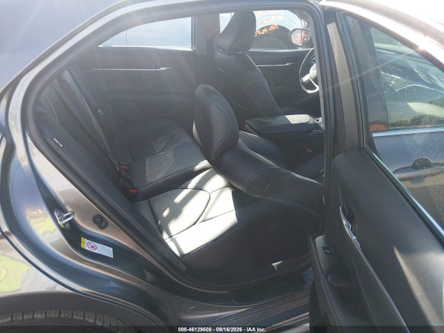 46129508 :رقم المزاد ، 4T1BZ1HK6JU500115 vin ، 2018 Toyota Camry Xse V6 مزاد بيع