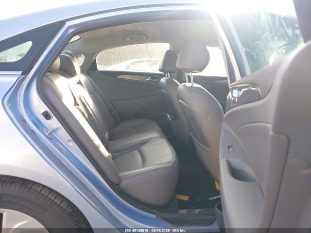2013 Hyundai Sonata Hybrid მანქანა იყიდება აუქციონზე, vin: KMHEC4A44DA067069, აუქციონის ნომერი: 46129610