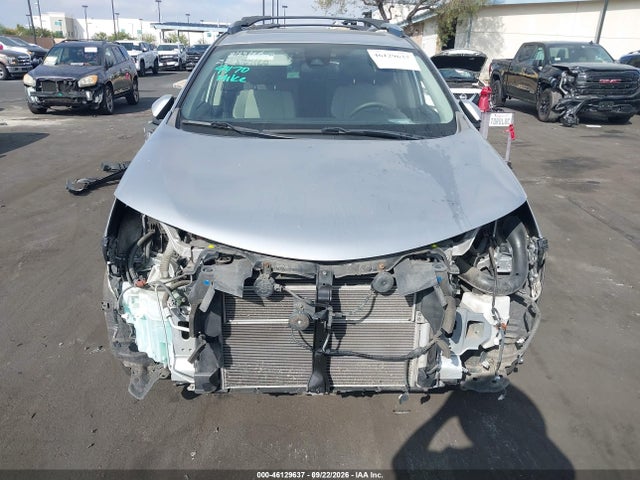 Продаж на аукціоні авто 2017 Toyota Rav4 Hybrid Xle, vin: JTMRJREV7HD078633, номер лоту: 46129637