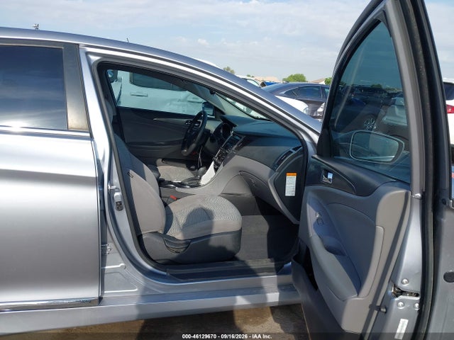 46129670 :رقم المزاد ، KMHEC4A48FA138227 vin ، 2015 Hyundai Sonata Hybrid مزاد بيع