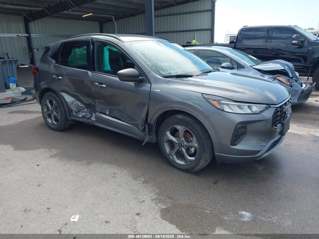 2023 Ford Escape St-line მანქანა იყიდება აუქციონზე, vin: 1FMCU0MN9PUA88231, აუქციონის ნომერი: 46129693