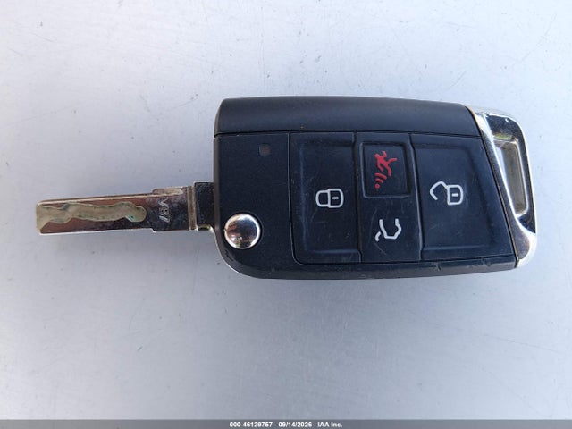 46129757 :رقم المزاد ، WVWKP7AU6GW913559 vin ، 2016 Volkswagen E-golf Se مزاد بيع