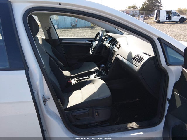 46129757 :رقم المزاد ، WVWKP7AU6GW913559 vin ، 2016 Volkswagen E-golf Se مزاد بيع
