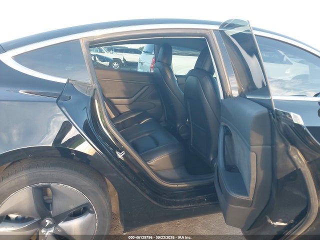 Продажа на аукционе авто 2018 Tesla Model 3 Long Range/mid Range, vin: 5YJ3E1EA2JF044493, номер лота: 46129796