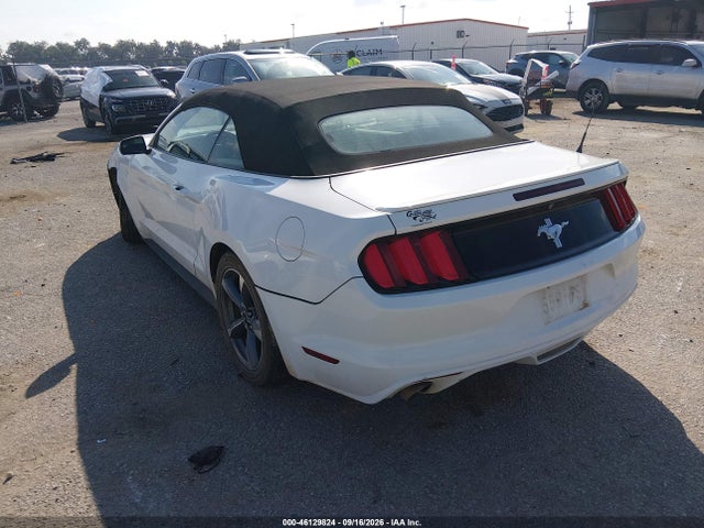 46129824 :رقم المزاد ، 1FATP8EM3F5330851 vin ، 2015 Ford Mustang V6 مزاد بيع
