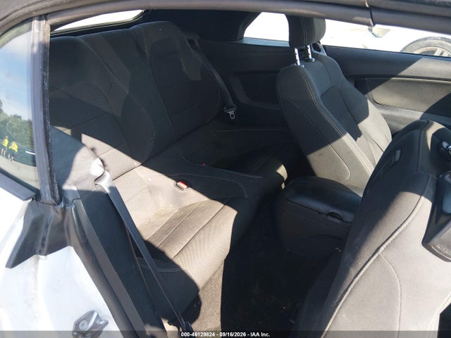 46129824 :رقم المزاد ، 1FATP8EM3F5330851 vin ، 2015 Ford Mustang V6 مزاد بيع