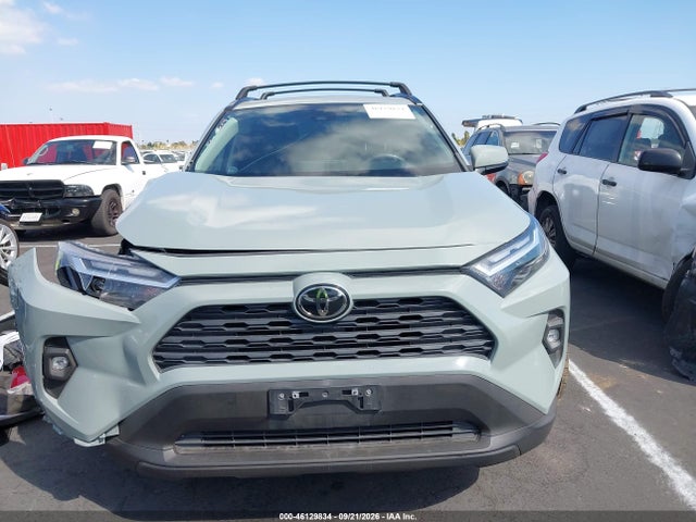 2T3C1RFV5NW215829 Toyota Rav4 Xle Premium