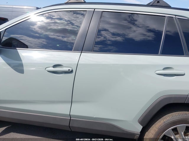 2T3C1RFV5NW215829 Toyota Rav4 Xle Premium