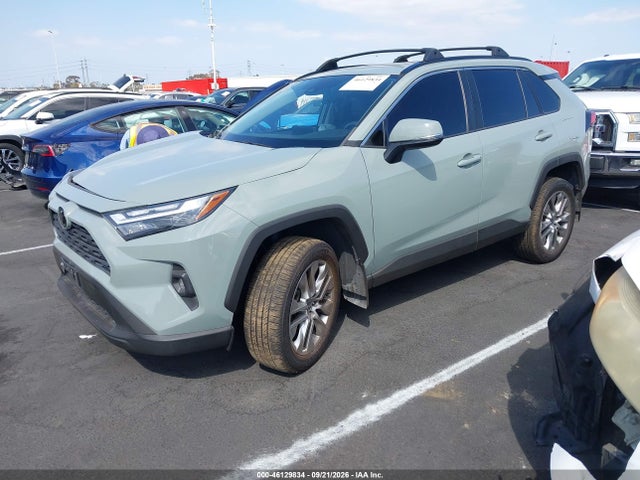2T3C1RFV5NW215829 Toyota Rav4 Xle Premium