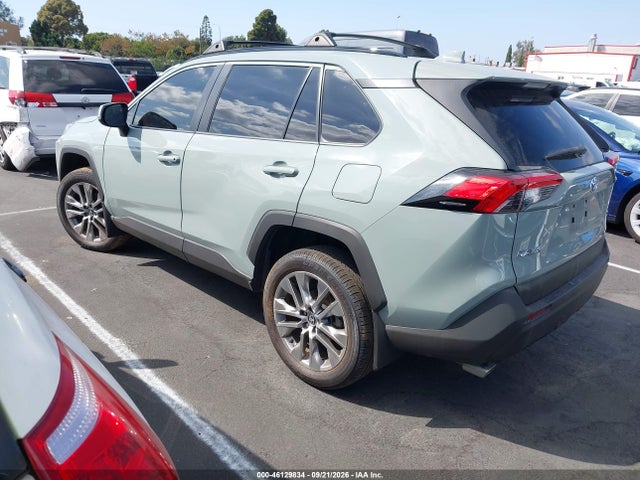 2T3C1RFV5NW215829 Toyota Rav4 Xle Premium