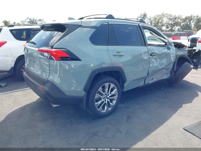 2T3C1RFV5NW215829 Toyota Rav4 Xle Premium
