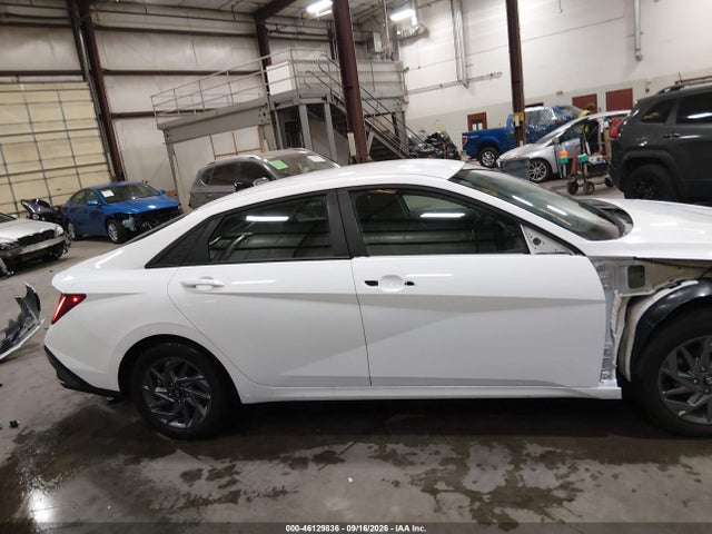 KMHLM4DJ1TU197135 Hyundai Elantra Hybrid Blue