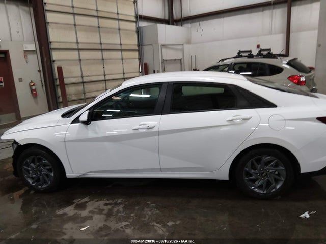 KMHLM4DJ1TU197135 Hyundai Elantra Hybrid Blue