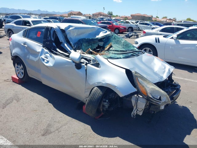 2016 KNADM4A38G6667618 main image
