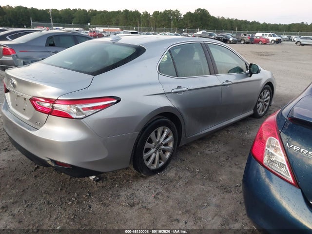 46130008 :رقم المزاد ، 4T1C11AK2LU975947 vin ، 2020 Toyota Camry Le مزاد بيع