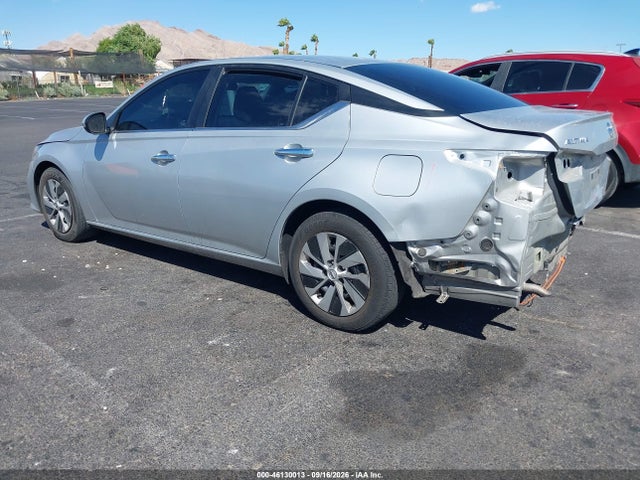 46130013 :رقم المزاد ، 1N4BL4BVXNN395580 vin ، 2022 Nissan Altima S Fwd مزاد بيع